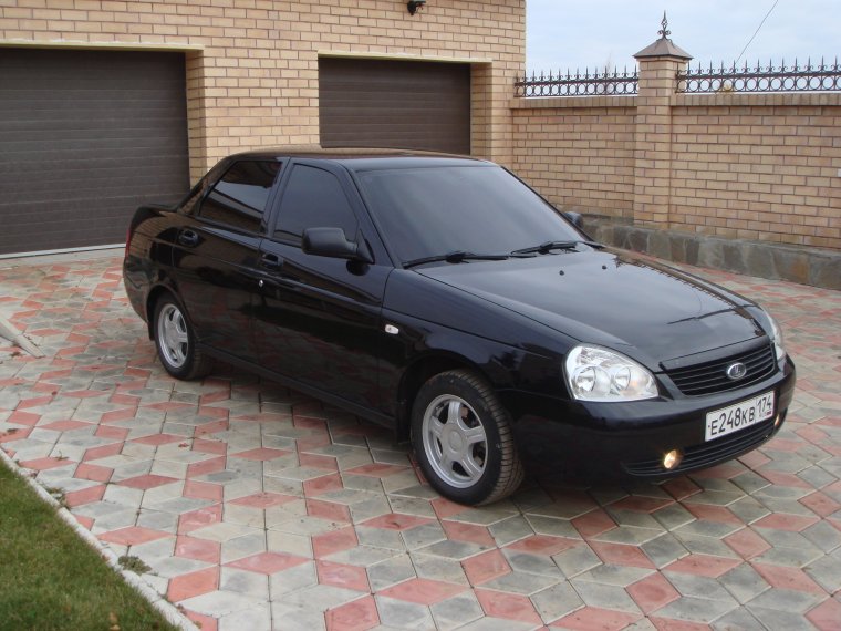 Лада Приора седан черная