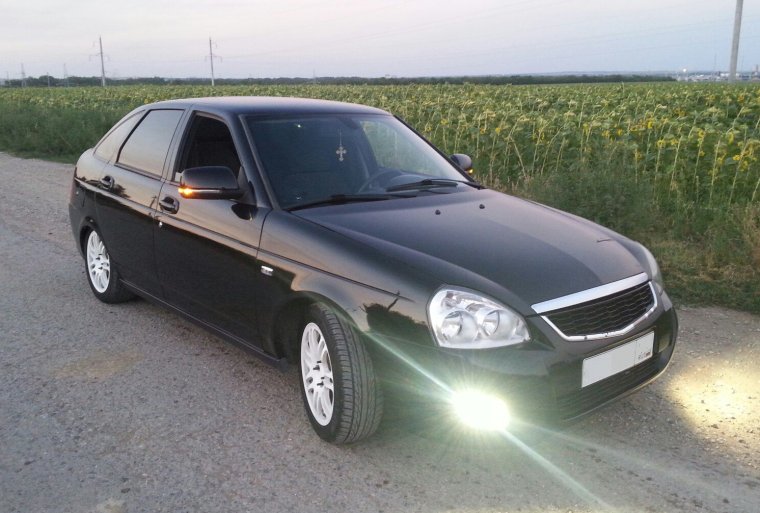 Lada Приора черная