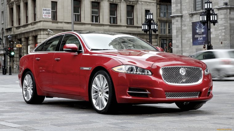 Jaguar XJ Red