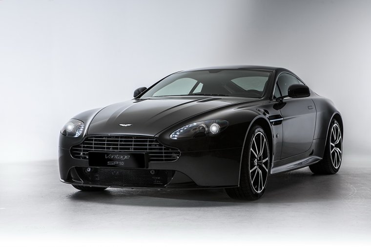 Aston Martin 2013 v8 Vantage s