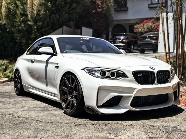 BMW m2 белая