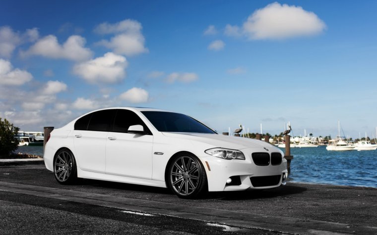 BMW m5 f10 белая