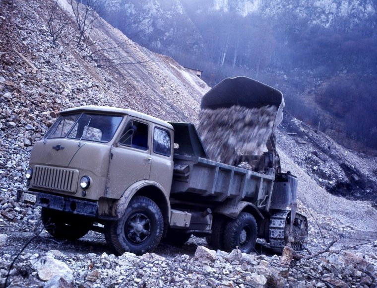 Грузовик МАЗ 503 самосвал