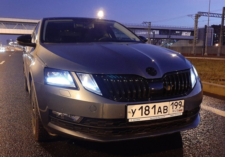 Škoda Octavia 2018 черная