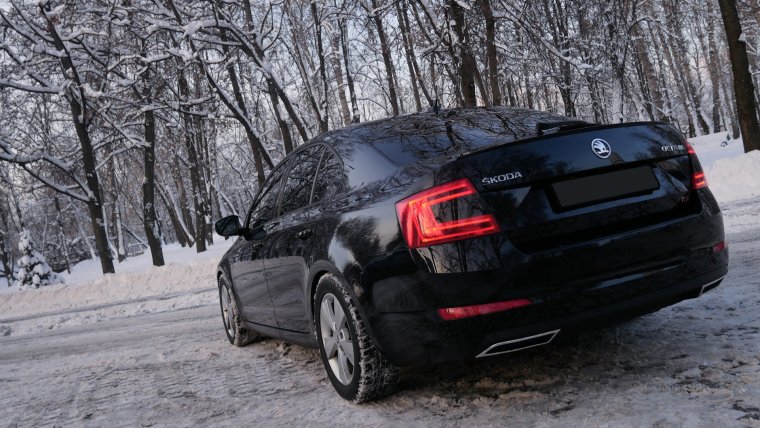 Шкода Октавия а5 черная