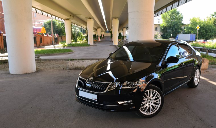 Шкода Октавия 2017 черная