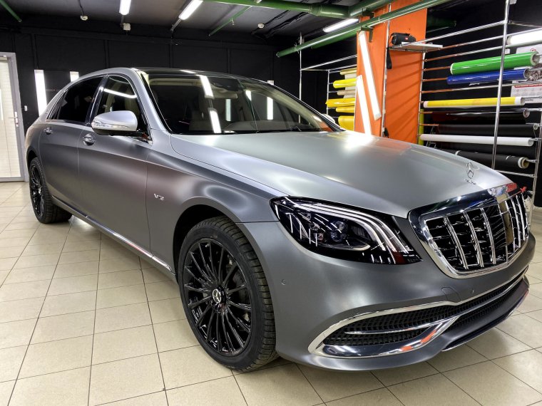 Мерседес Майбах серый