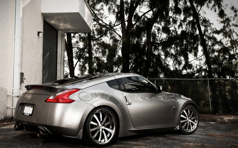 Nissan 370z серый