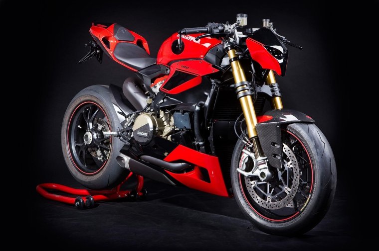 Заставка Ducati Panigale 899