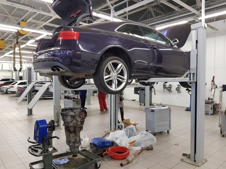 Audi q5 на подъемнике