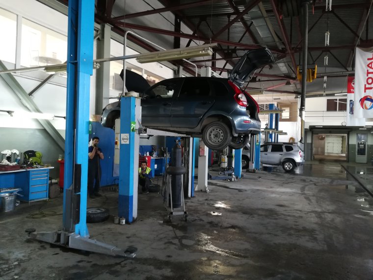 Калина 2 на подъемнике