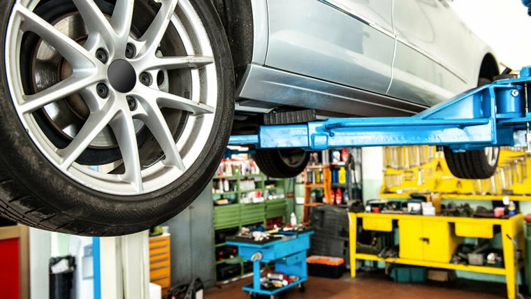 Подъем машины на подъемнике замена масла