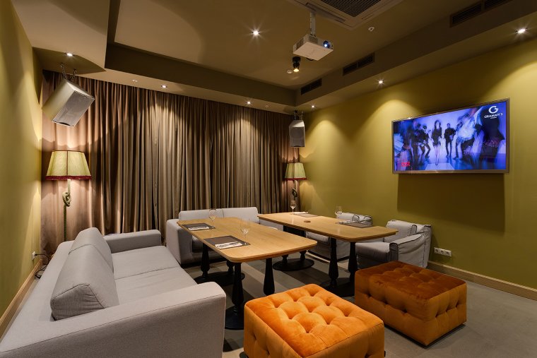 Вип зал в ресторане караоке