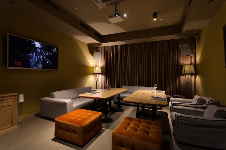 Караоке-бар shut up