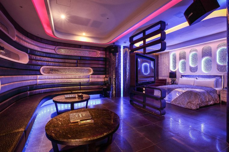 Интерьер караоке зала