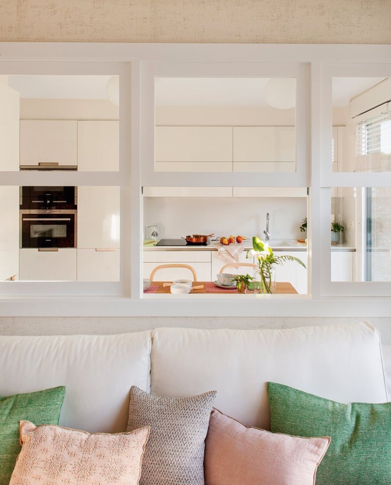 Окно в межкомнатной перегородке