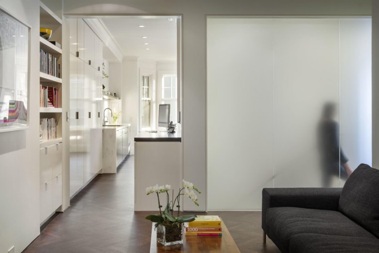 Межкомнатные окна в стене в интерьере