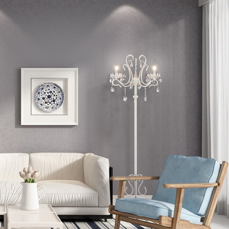 Крашеные стены в интерьере гостиной