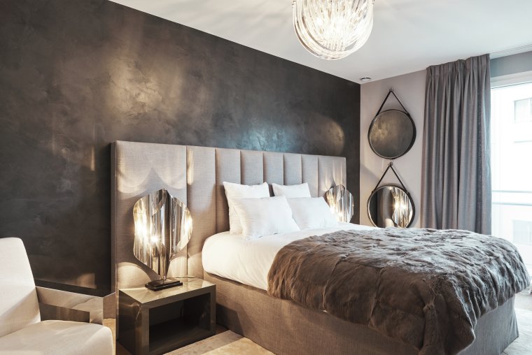 Спальня в серо коричневых тонах