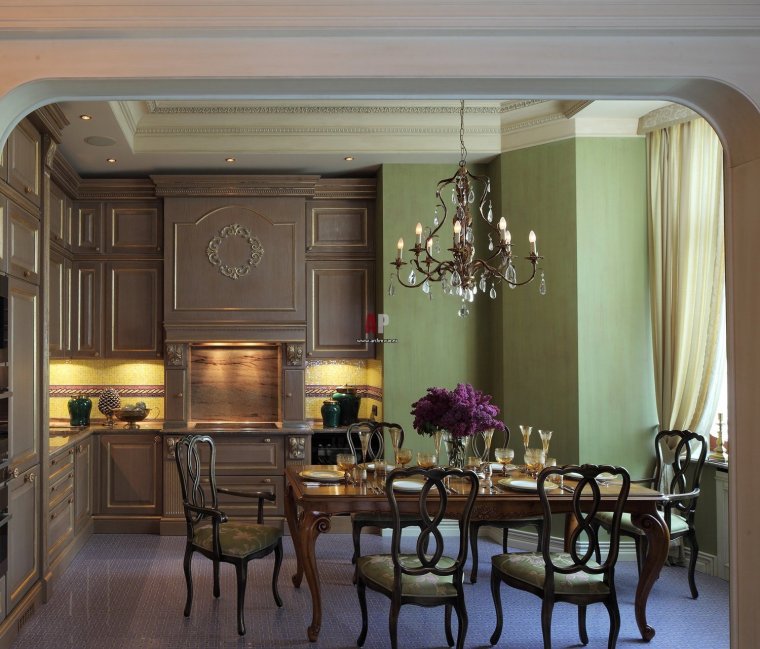 Кухня столовая с аркой в классическом стиле