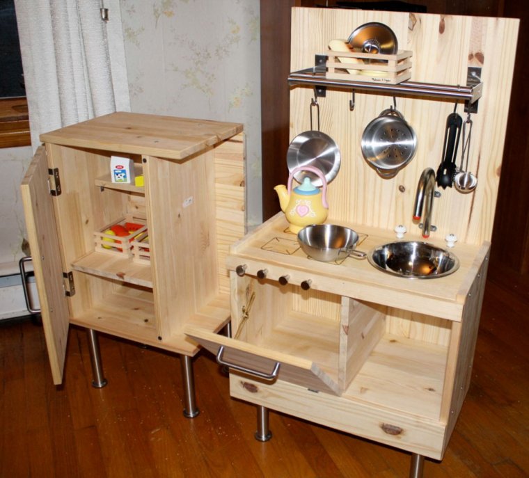 Кухня для детей из фанеры