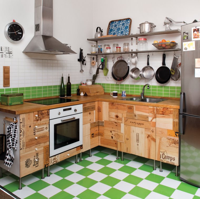 Необычный кухонный гарнитур своими руками