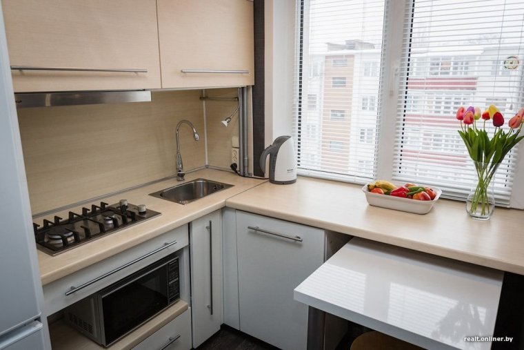 Подоконник-столешница на кухне