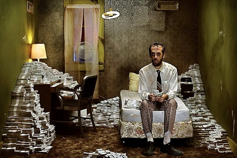 Мужик с кучей денег