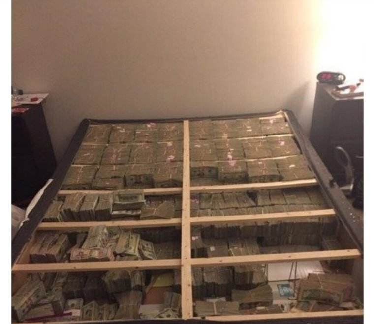 Деньги в матрасе