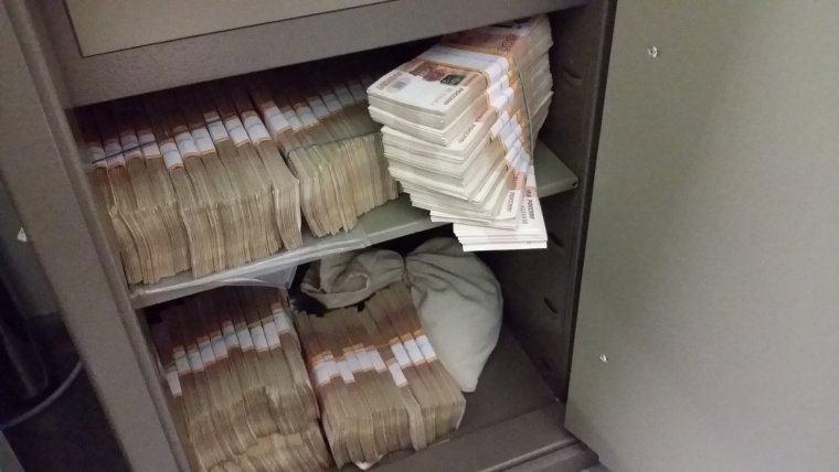 Поддон денег