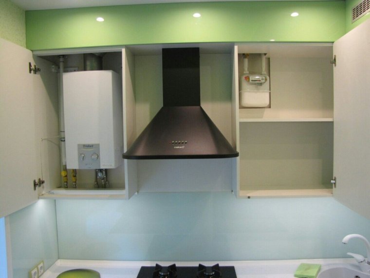 Газовый счетчик в кухонном гарнитуре