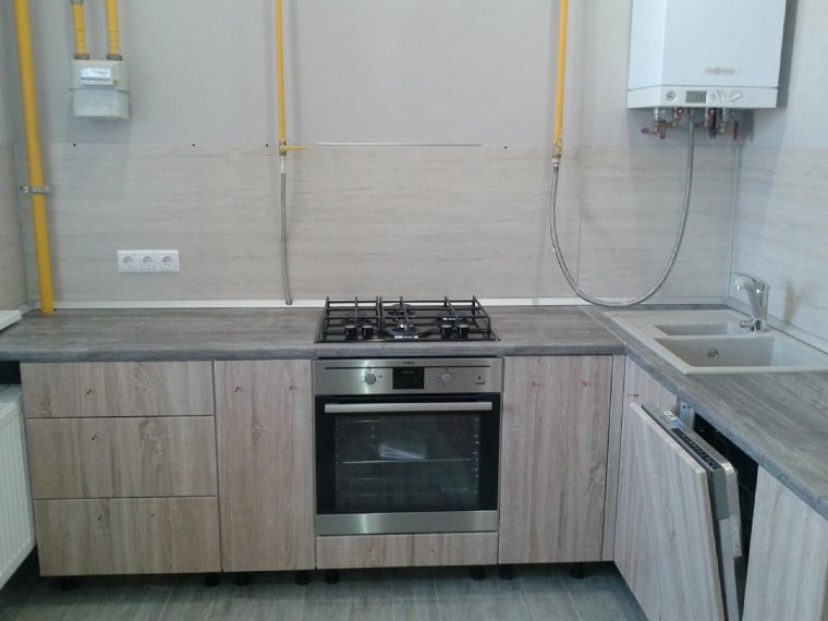 Газовая труба в столешнице