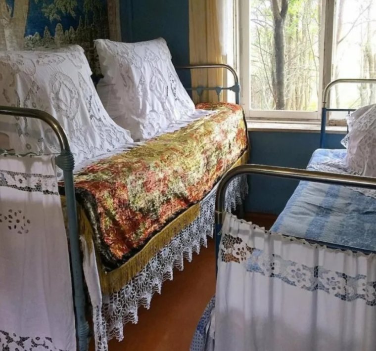 Подзоры на кровать в деревенском стиле