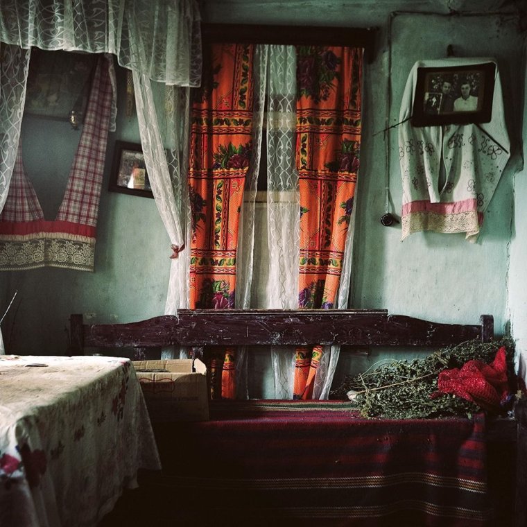 Старый деревенский дом внутри