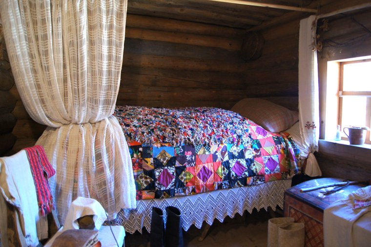 Деревенский дом изнутри