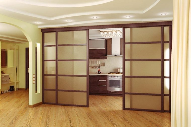 Перегородка между залом и прихожей