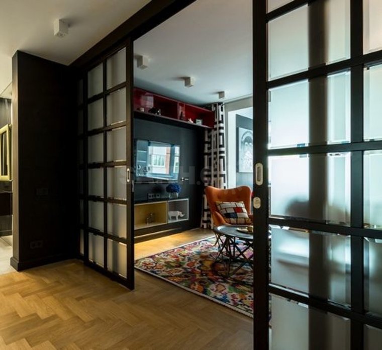 Перегородка между кухней и прихожей