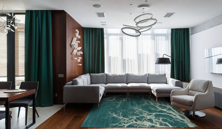 Бирюзовые шторы в гостиной