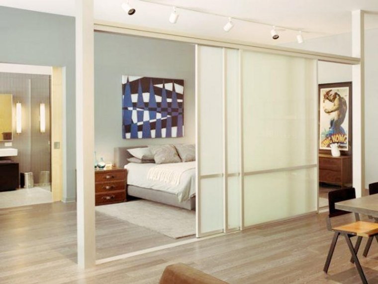 Зал совмещенный с прихожей