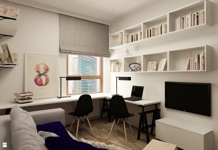 Детская рабочая зона у окна