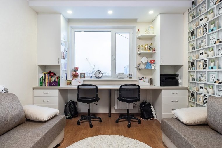 Спальня с рабочим местом в скандинавском стиле