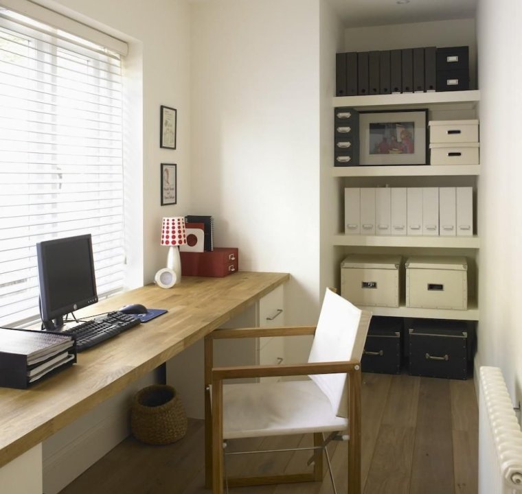 Рабочее место в спальне
