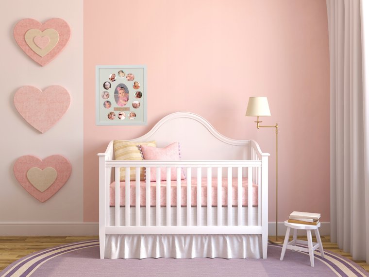 Пустая стена в детской комнате