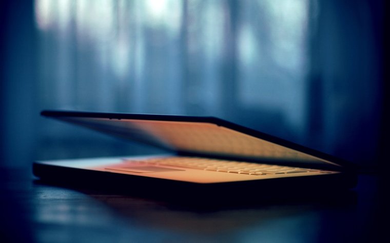 Стол для ноутбука