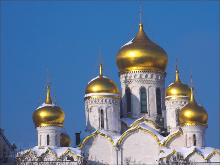 Золотые купола белый храм Москва
