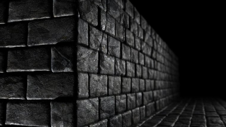 Темная каменная стена