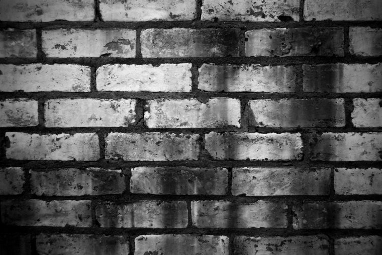 Кирпичная стена