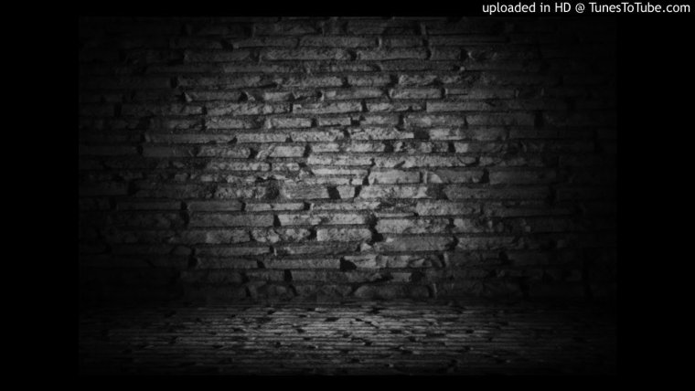 Черная кирпичная стенка