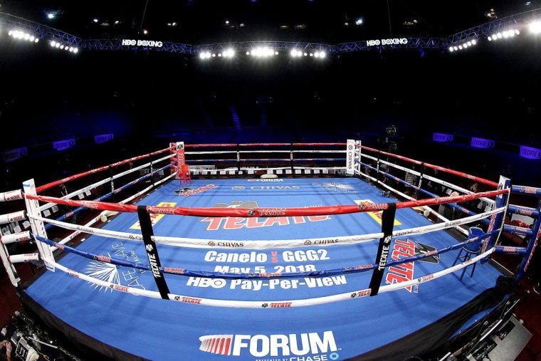 Боксерские перчатки фон