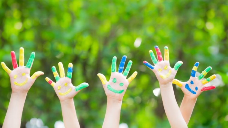 Детские ладони в краске